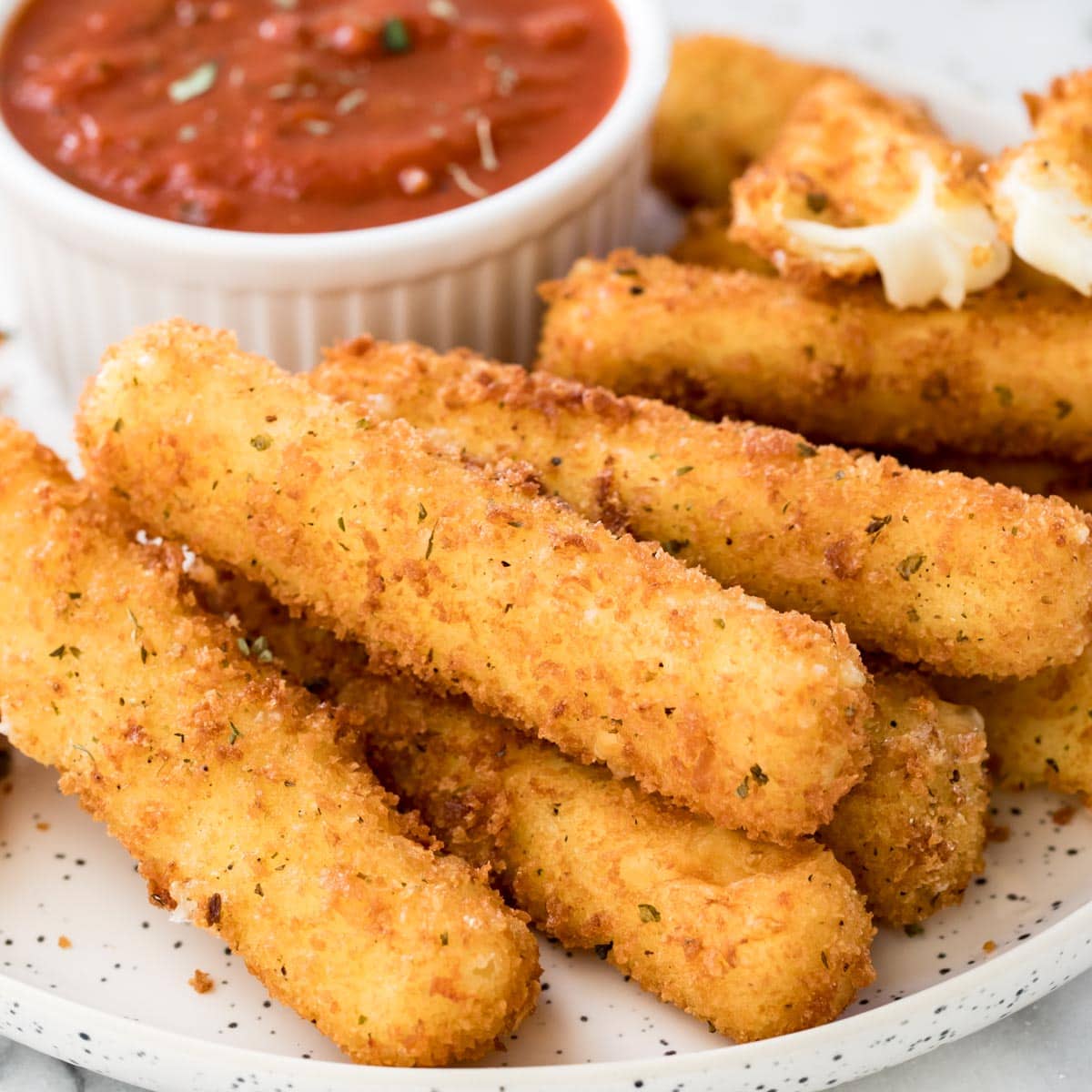 Homemade-Mozzarella-Sticks-Recipe-1-of-1.jpg