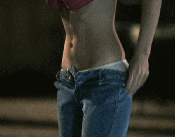 elisha_cuthbert_is_even_sexier_in_gifs_11.gif