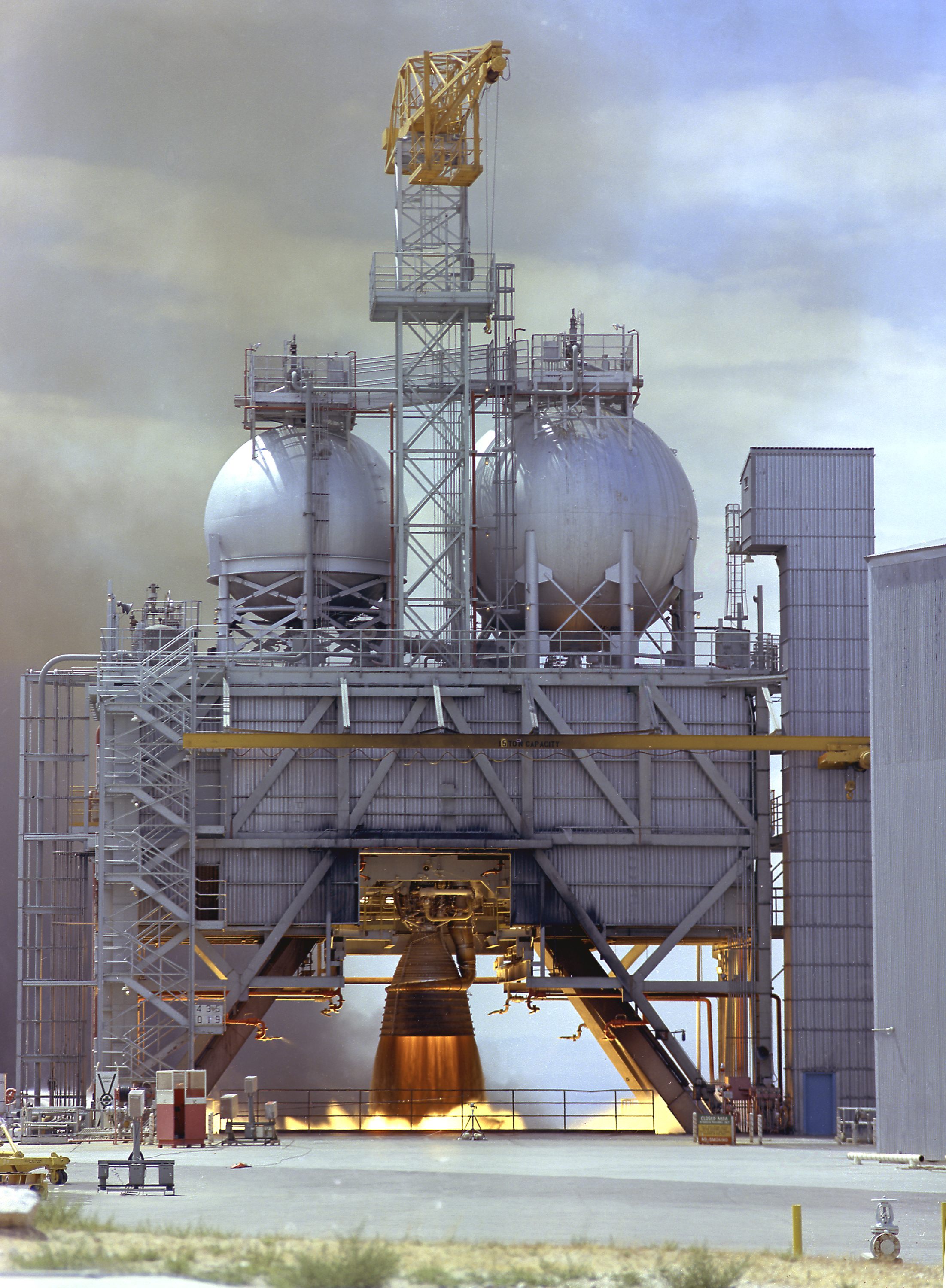 F-1_Engine_Test_Firing.jpg