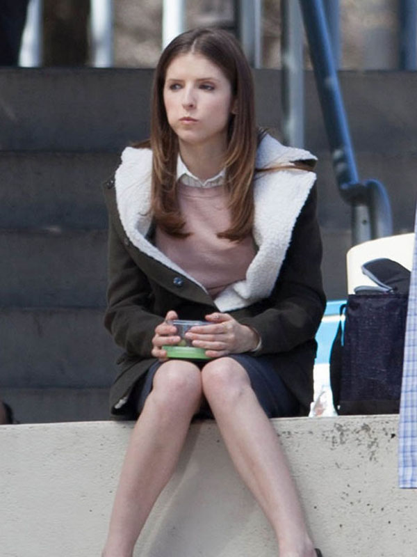 The-Accountant-Anna-Kendrick-Coat.jpg