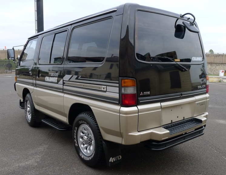 1989-Mitsubishi-Delica-Rear.jpg