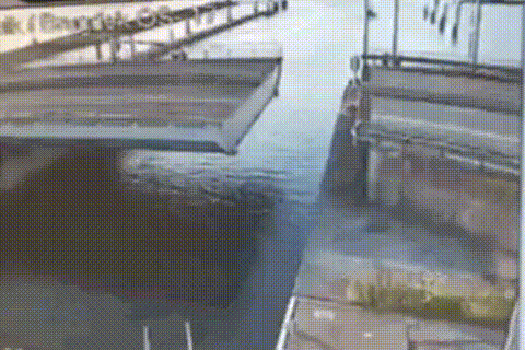 1ti4rl5fklh11.gif