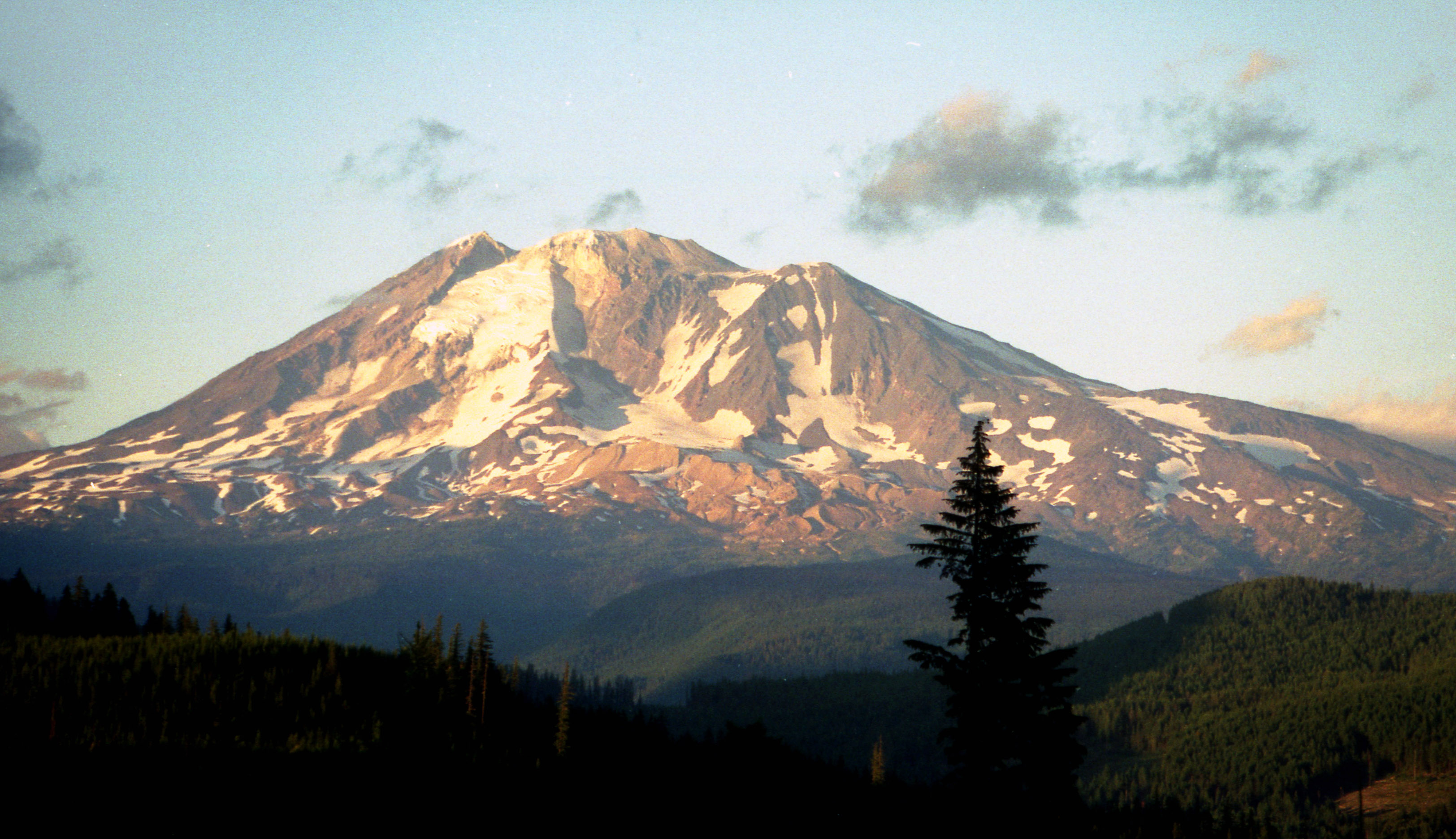 Mount_Adams_US99.jpg