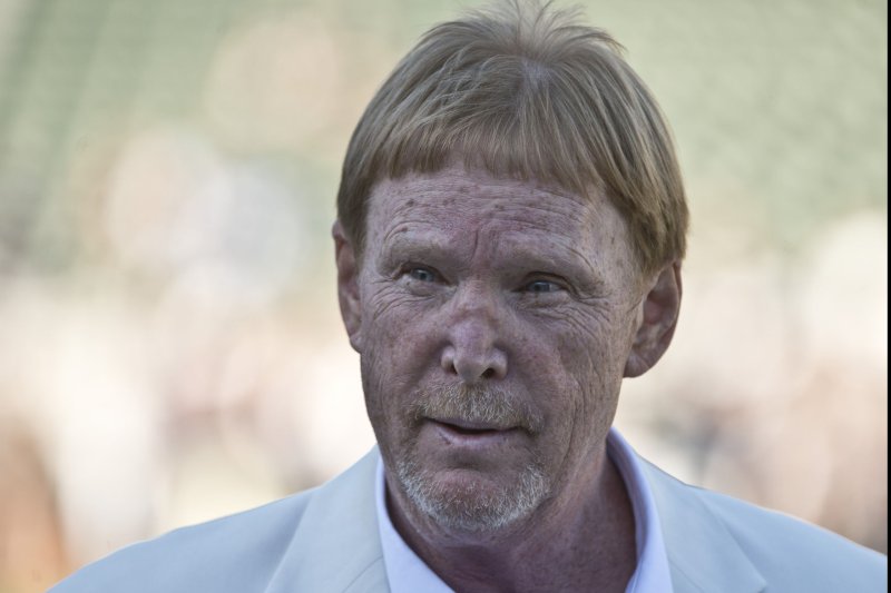 Mark-Davis-Raiders-likely-to-stay-in-Oakland-this-year.jpg