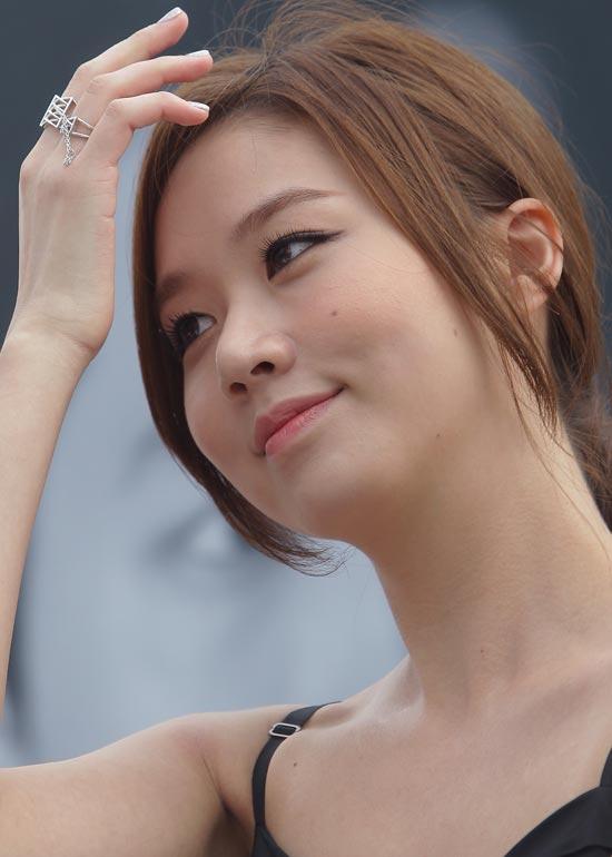 Simple-Tousled-Ponytails.jpg