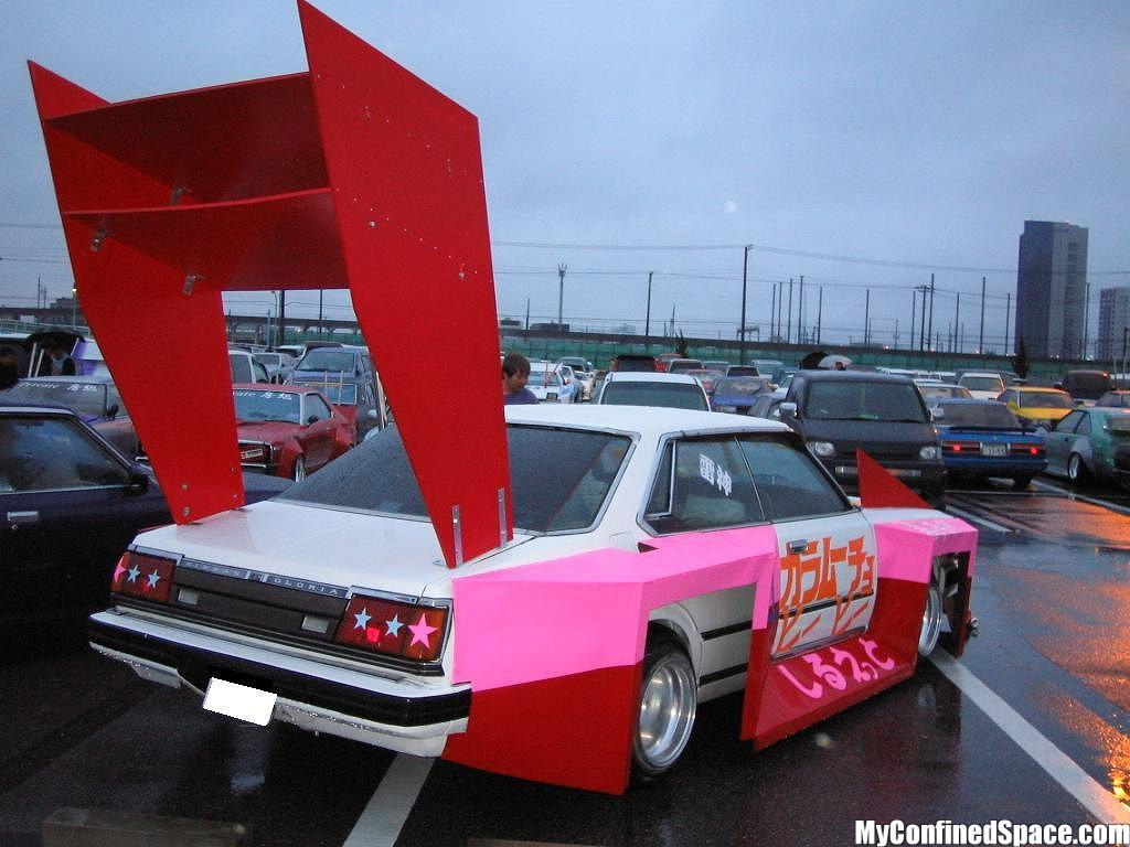Car-_Rear_Spoiler_pathetic-01.jpg