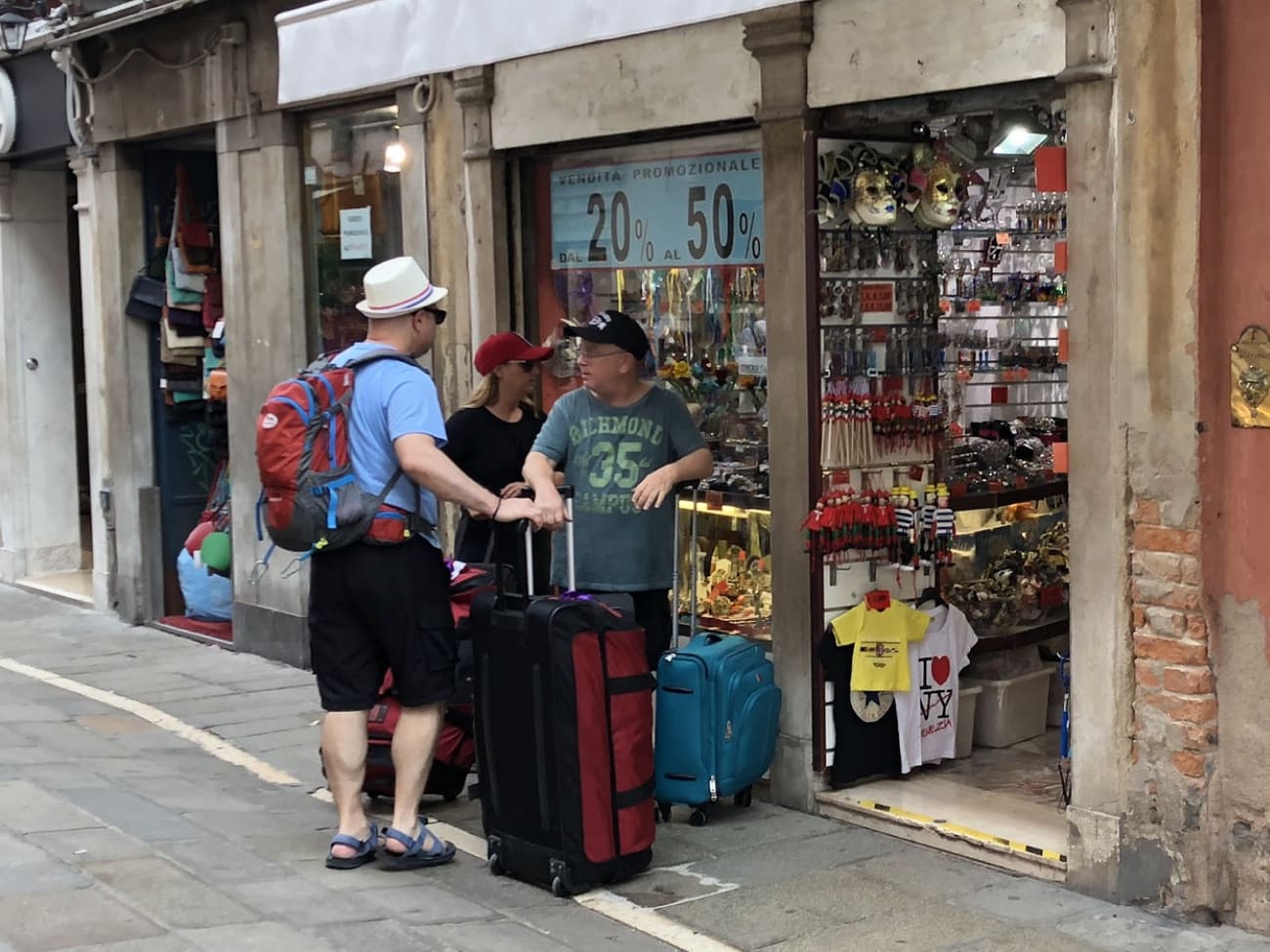 thesavvybackpacker.com