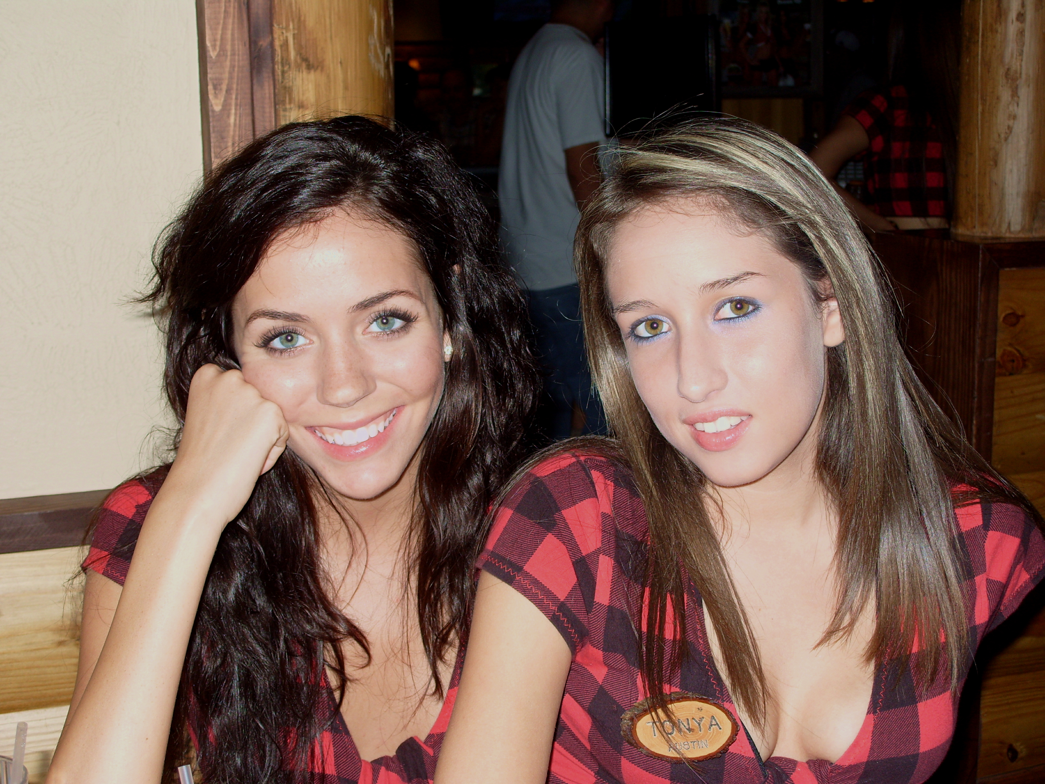Twin_Peaks_waitresses.jpg