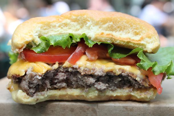 shake-shack-madison-square-park-new-york-shack-burger-inside-610x407.jpg