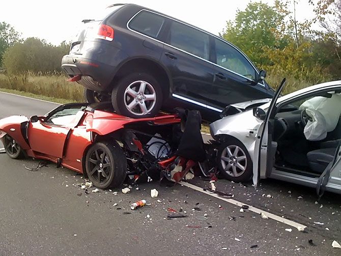 tesla_crash1.jpg