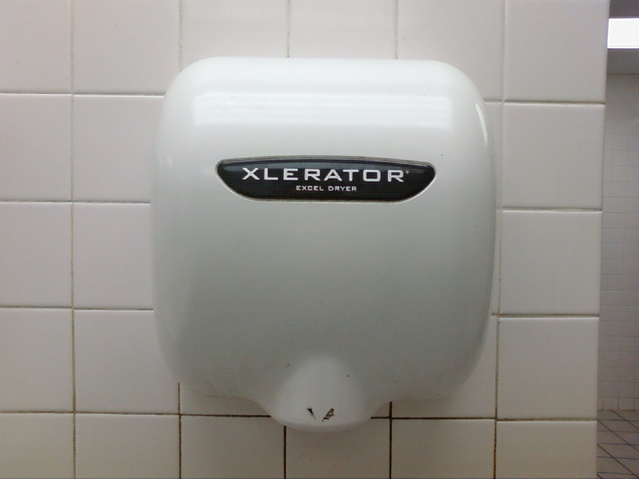 xlerator-hand-dryer.jpg