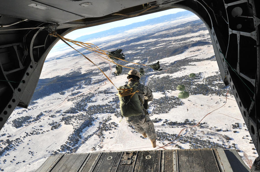 Paratroopers_by_MilitaryPhotos.jpg