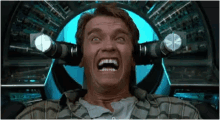 arnold-schwarzenegger-total-recall.gif
