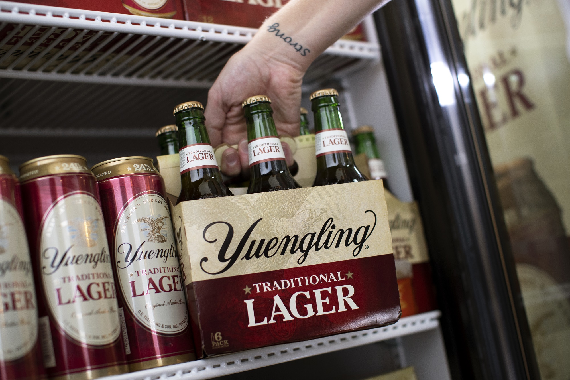 Yuengling-Lager-cooler-six-pack-No.-1-craft-brewing-company.jpg