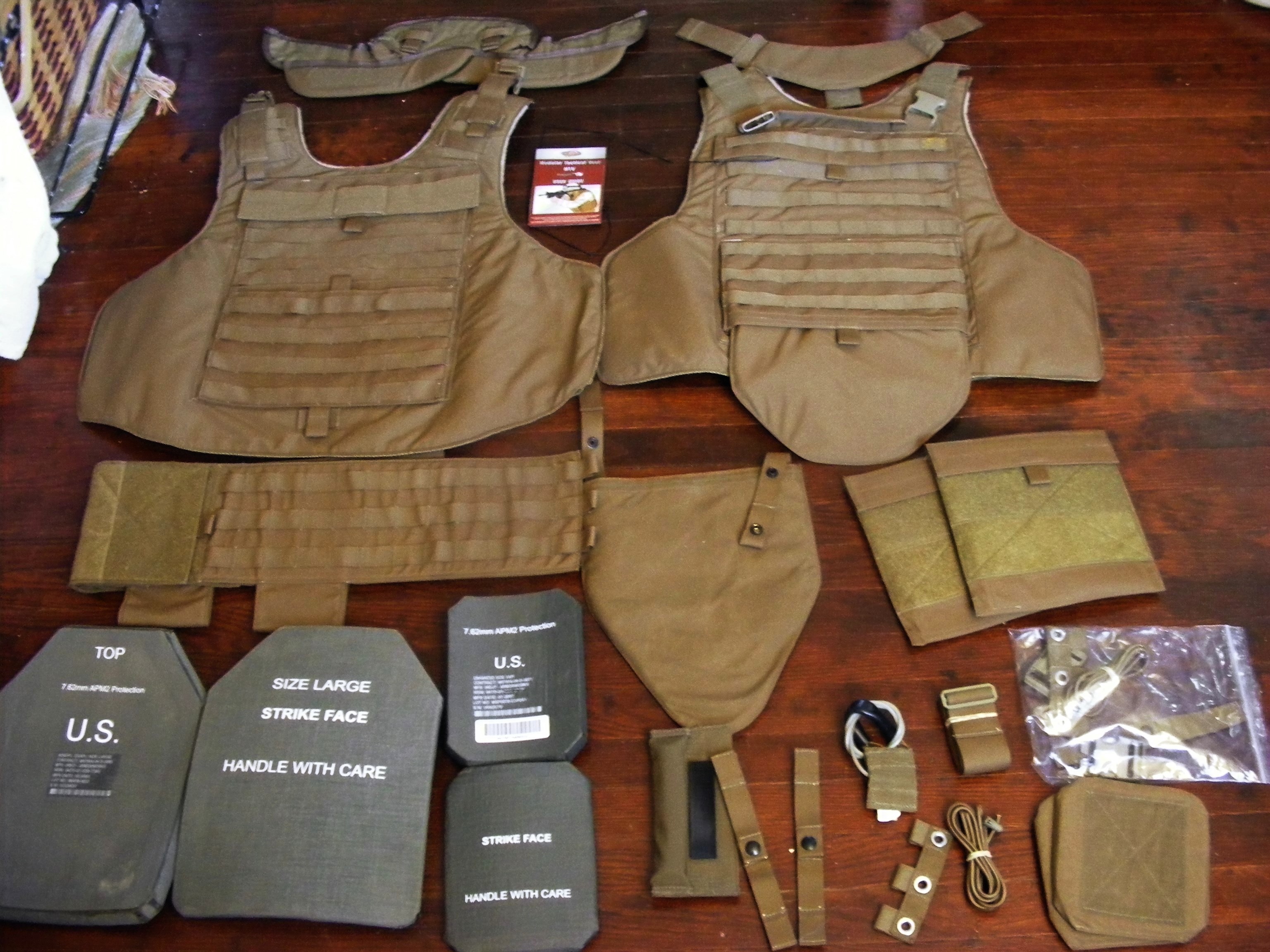 Modular_Tactical_Vest_components.jpg