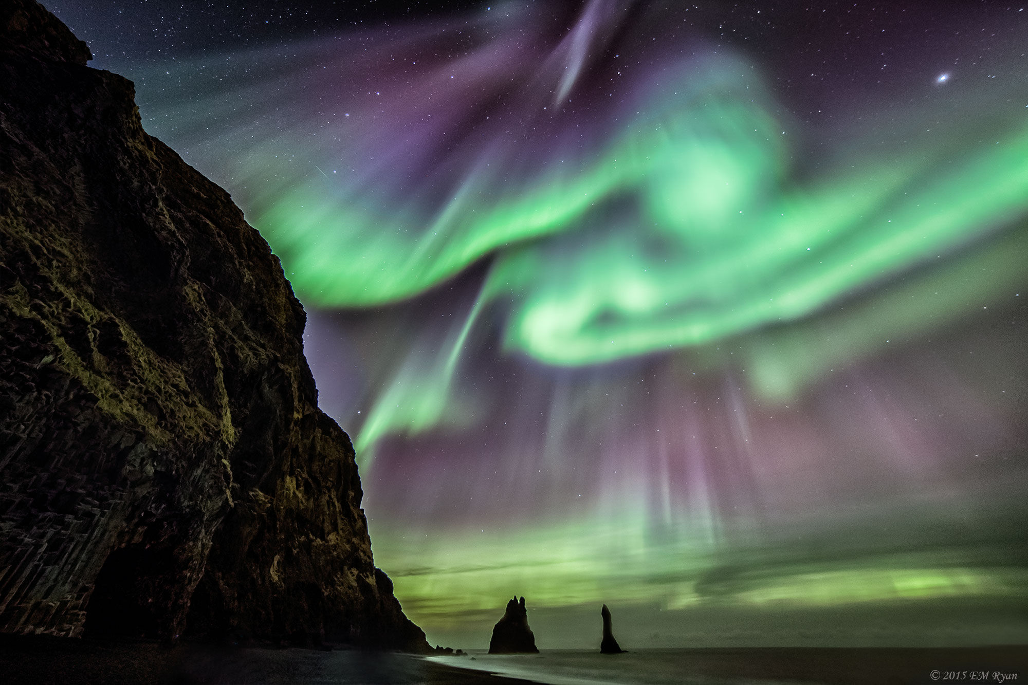 AuroraIceland_Ryan_2000.jpg