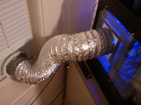 outside-air-cooled-pc-e1294681843791.jpg