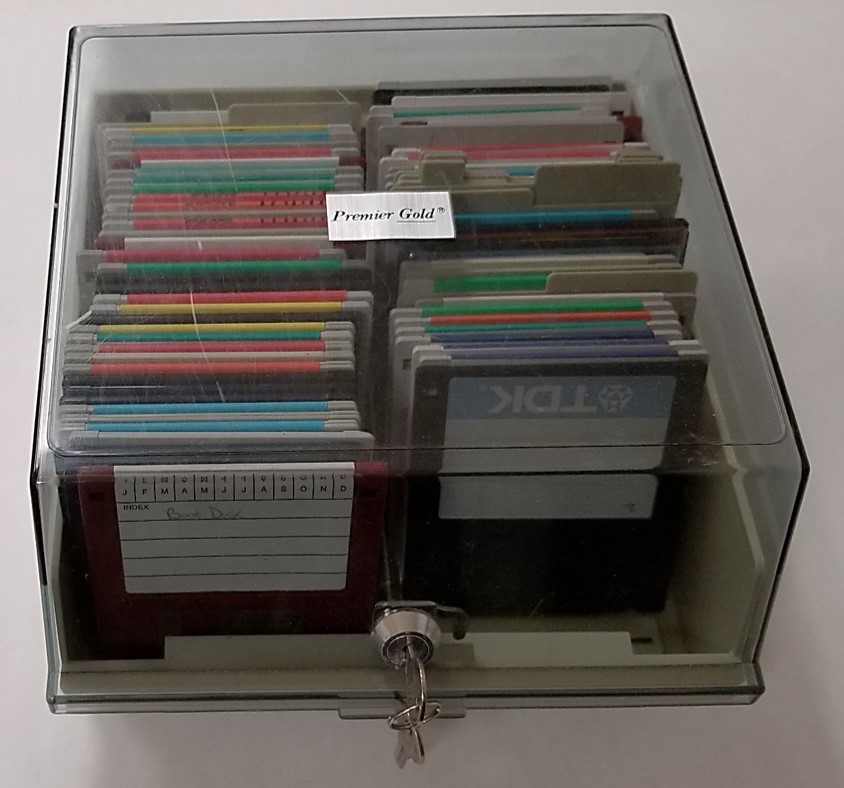 floppy_disk_storage_case.jpg