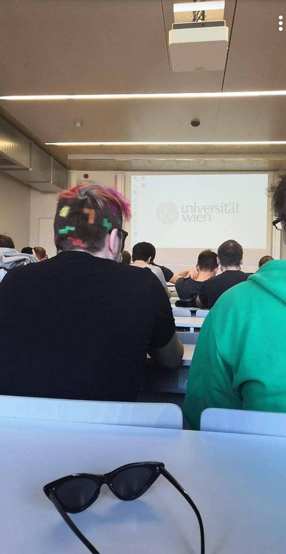 5XYIUw.jpg
