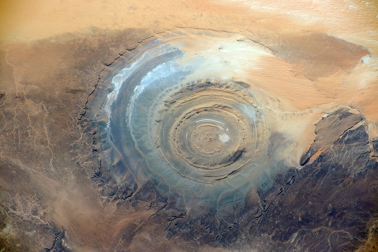 1280px-ISS-42_Richat_Structure.jpg