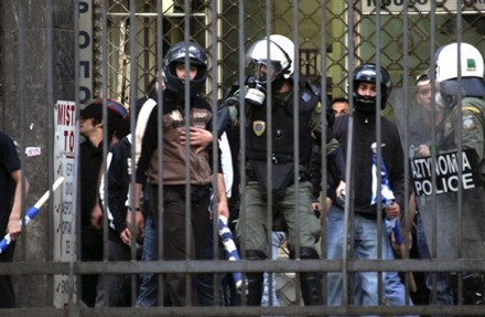 greek-police-golden-dawn.jpg