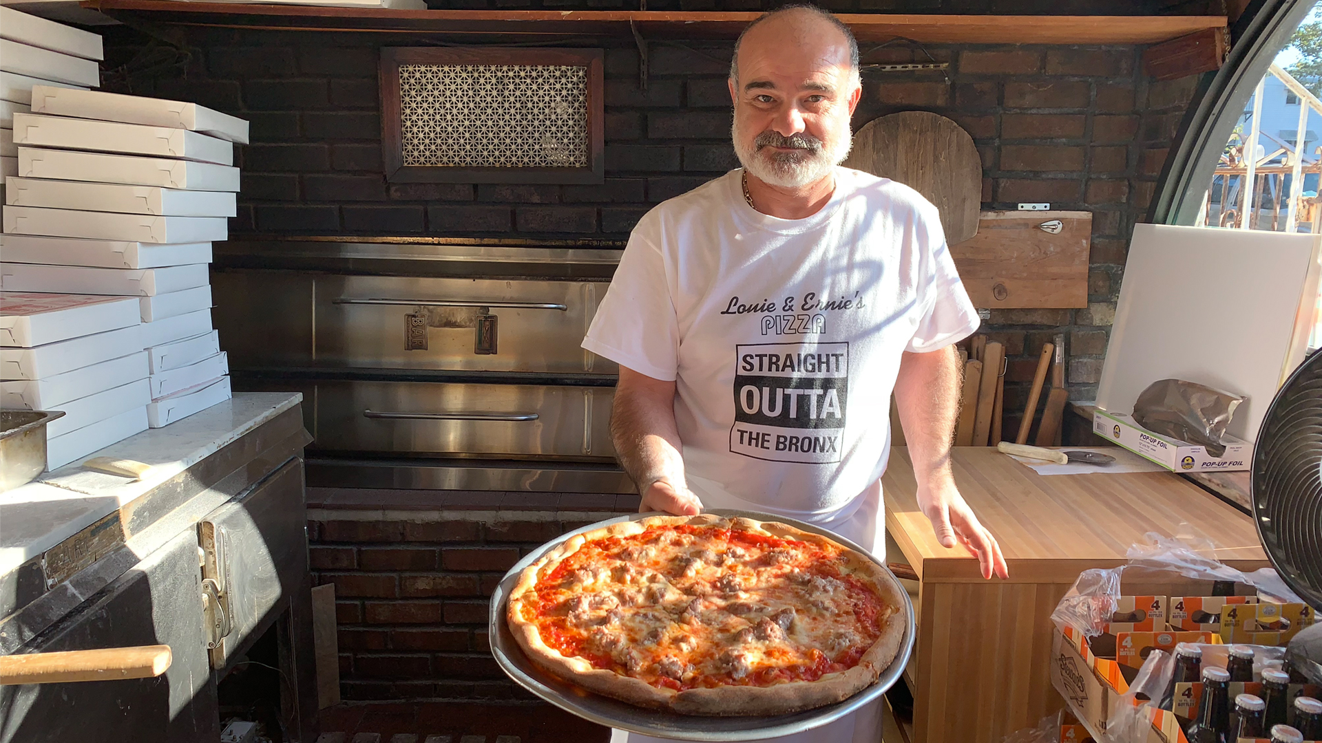 181022092515-11-nyc-pizza---louie-ernies.jpg