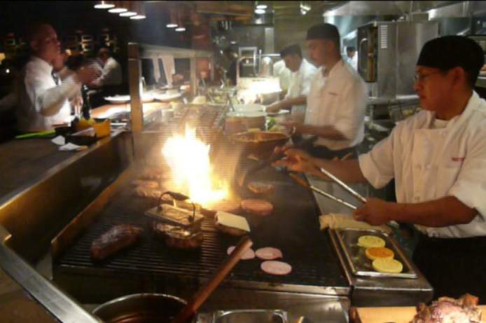 HoustonsSteakhouse.jpg