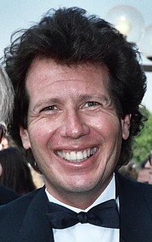 220px-Garry_Shandling_at_the_39th_Emmy_Awards_cropped.jpg