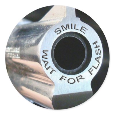 smile_wait_for_flash_jpg_round_stickers-p217758214370835040envb3_400.jpg