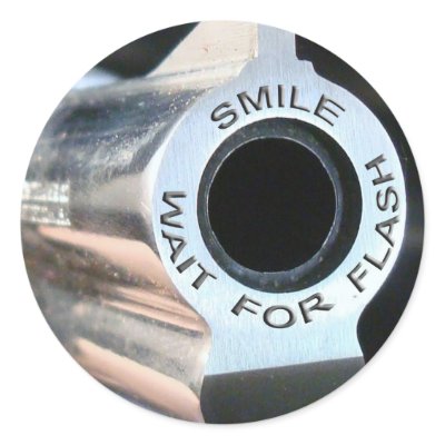 smile_wait_for_flash_jpg_round_stickers-p217758214370835040envb3_400.jpg