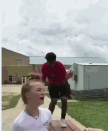 tenor.gif