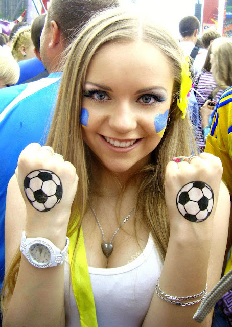 1-most-beautiful-football-fangirl.jpg