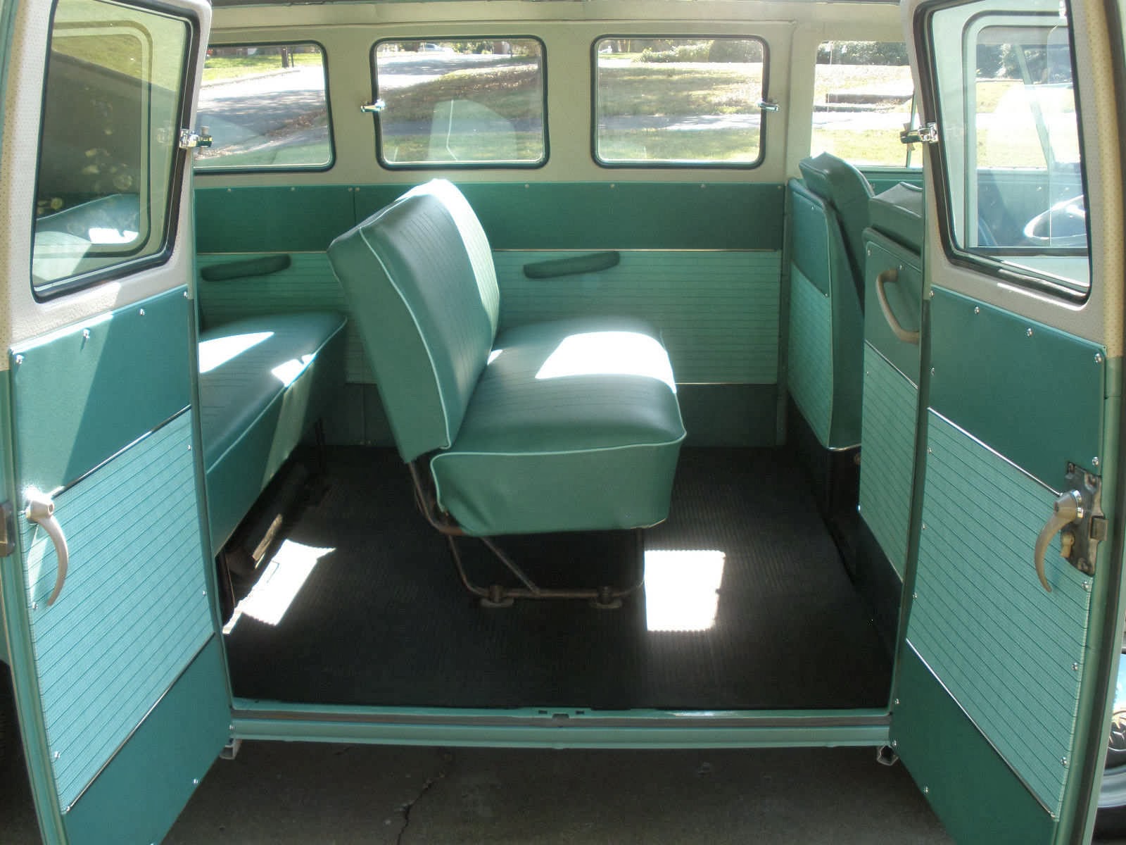 1964-Volkswagen-Standard-Bus-middle-seat.JPG