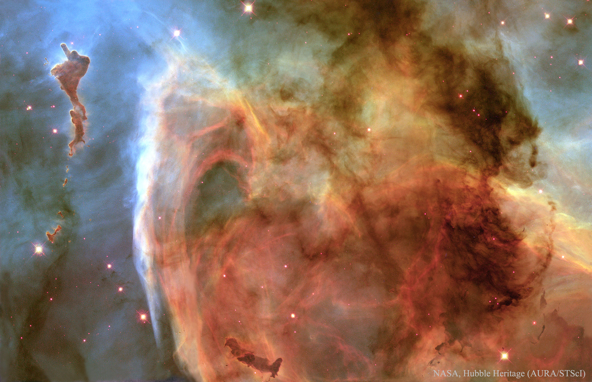 CarinaClouds_Hubble_2292.jpg
