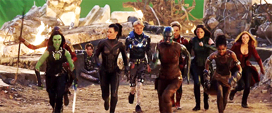 Avengers-Endgame-Marvel-Sisterhood-avengers-infinity-war-1-and-2-42912947-540-225.gif