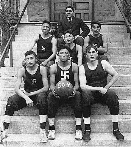 Native_American_basketball_team_crop.jpg