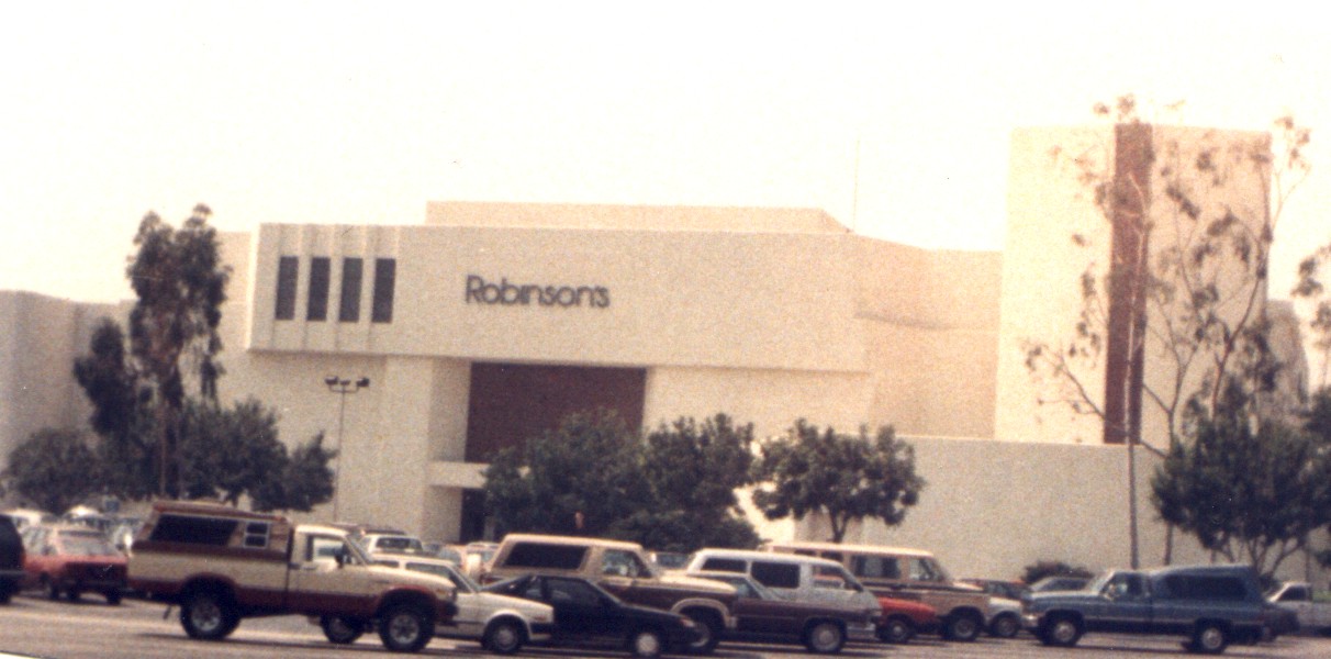 robinsons-cerritos-1980sph.jpg