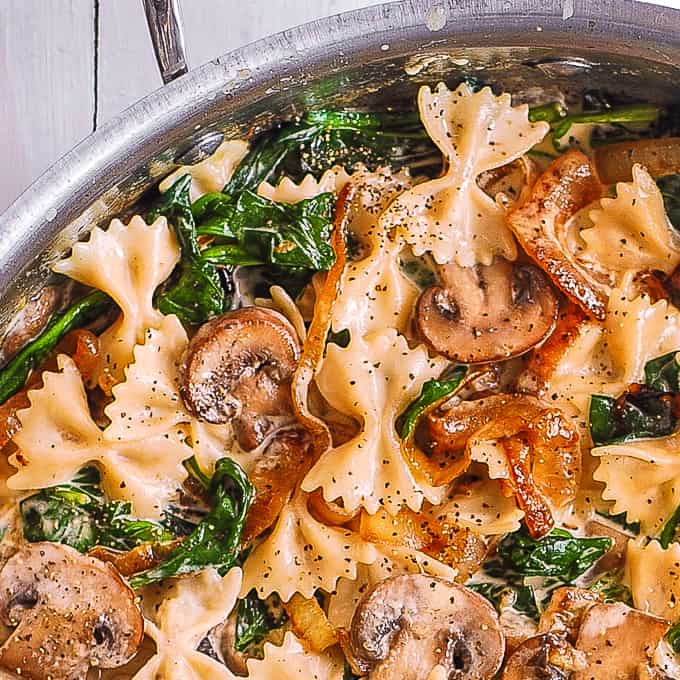 farfalle-with-spinach-mushrooms-caramelized-onions.jpg
