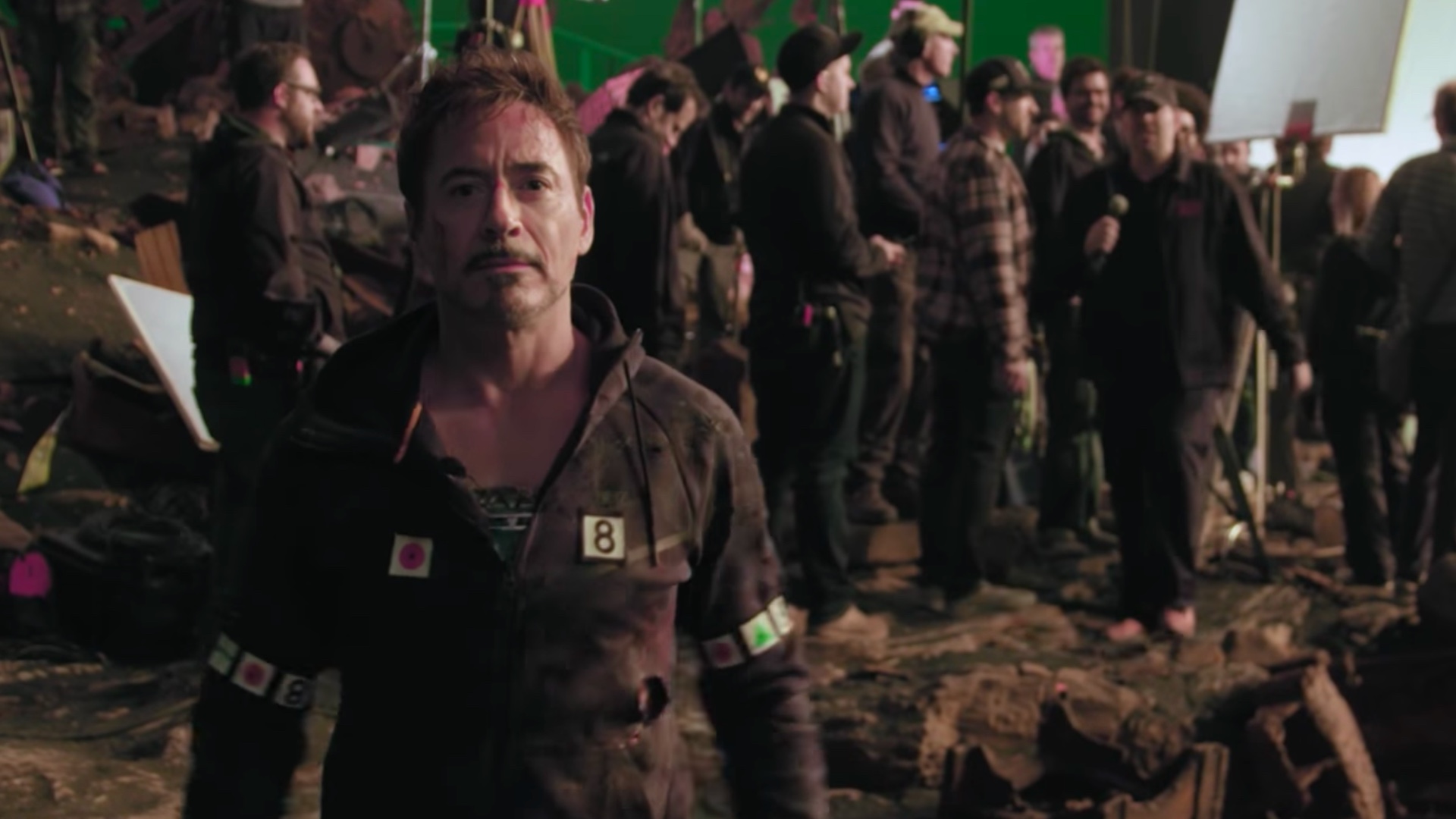 a-bloodied-robert-downey-jr-shows-off-the-set-of-avengers-infinity-war-for-omaze-social.jpg