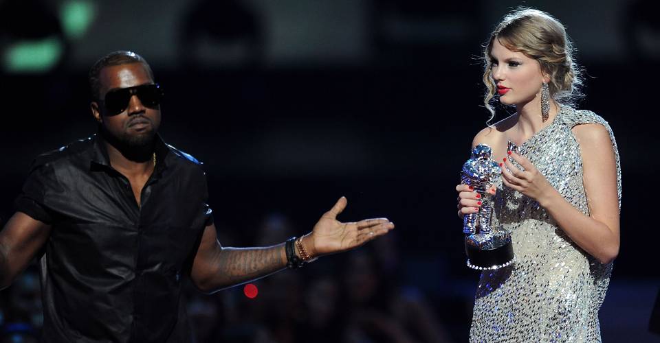 Kanye-West-and-Taylor-Swift-at-the-VMAs.jpg
