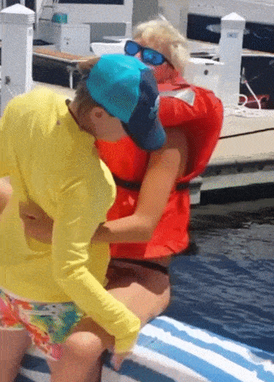 fails-like-this-are-a-win-for-the-rest-of-us-xx-photos-30.gif
