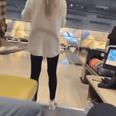 wtf-is-happening-here-18-gifs-11.gif