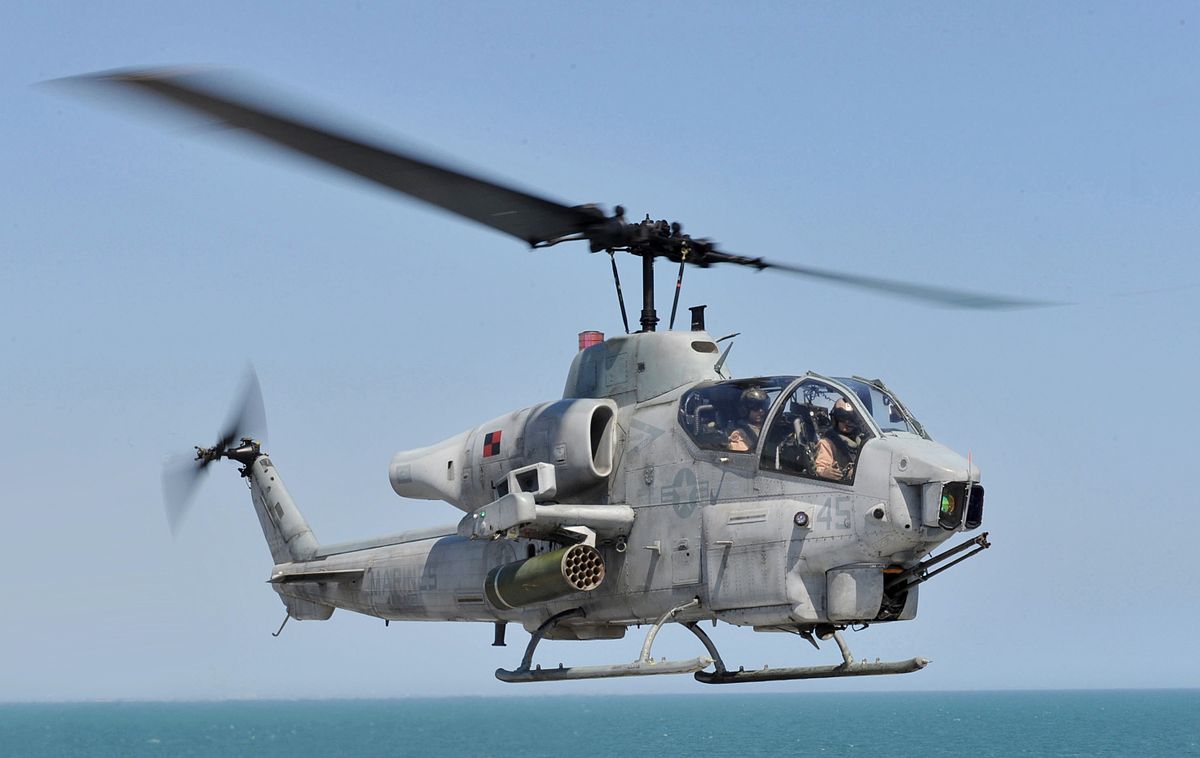 1200px-AH-1W_Super_Cobra_assigned_to_HMLA_167.jpg