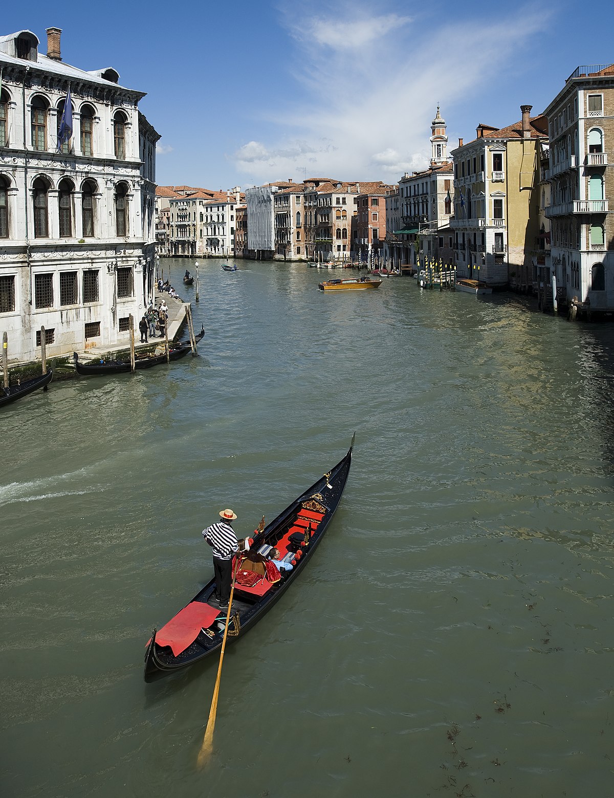 1200px-Venice_Gondola_Grand_Canal.jpg